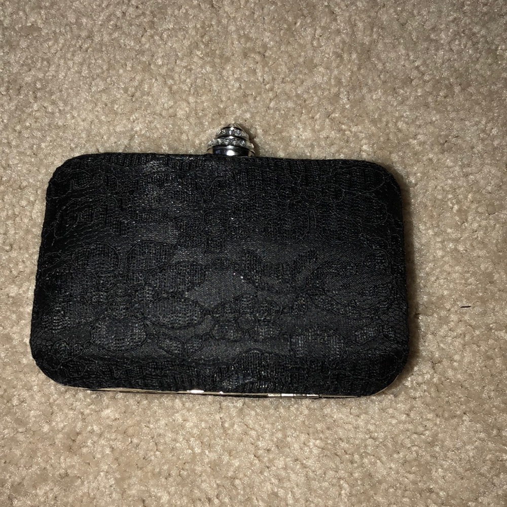Bejeweled Lace Clutch - Picture 4 of 4